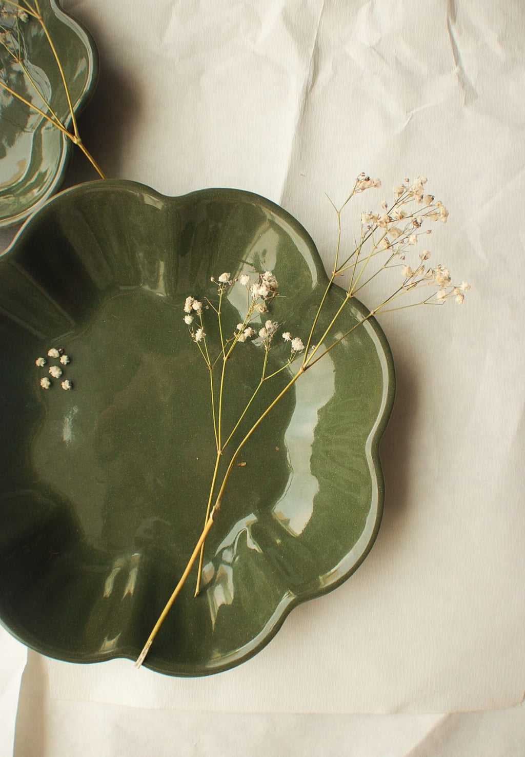 Daisy Plates Medium 7"