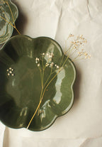 Daisy Plates Medium 7"